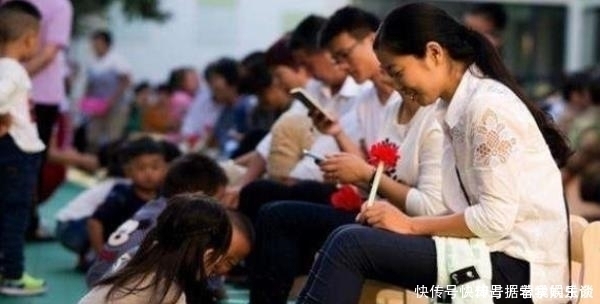 长大|孩子小时候有4种表现,长大多半不孝顺,家长要及时改正