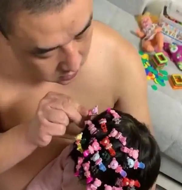 直男|“直男爸爸”接娃出院引围观，宝妈看后哭笑不得：只让他折根桃枝