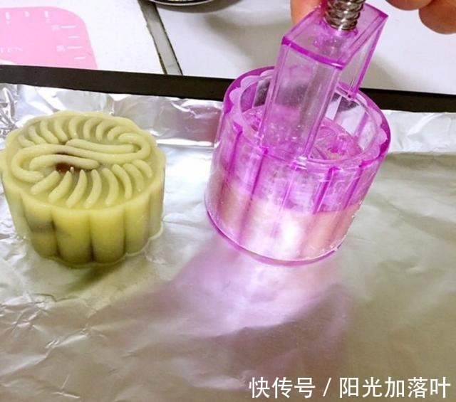 红豆沙|月饼不用买，自己在家也能做，自制更放心！