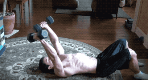 肌肉|哑铃是强大的辅助器械，尤其对胳膊肌肉的锻炼，往往能起到好作用