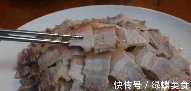 搅拌均匀|蒜泥白肉最好吃的做法,简单美味又下饭,看看你喜欢吃不?