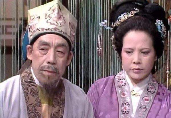 王熙凤|红楼女子:"机关算尽太聪明"的王熙凤,逆天改命是英豪