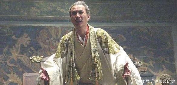 折磨|他折磨了清朝数十年,让清朝三代皇帝寝食难安,此人到底什么来头?