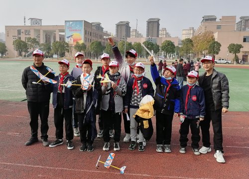 航空|放飞梦想 健康成长丨荆门市第八届“小小爱飞客”航模竞赛（漳河赛区）开赛