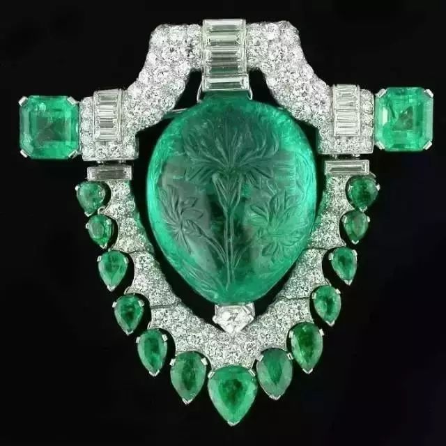 富美|一个论斤买卡地亚珠宝 的女人,是一个怎样的白富美?