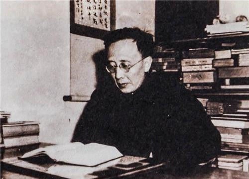 真的|“远看是条狗,近看郭沫若”真的是鲁迅所言?学者:鲁迅骂了他50年