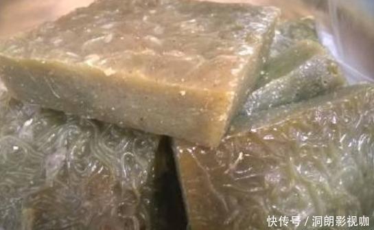  大妈|大妈摆摊卖自制“懒人菜”，3口锅1个人，一天卖出几百斤