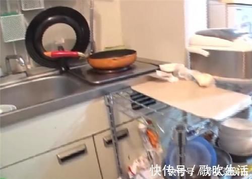 玄关|日本单身宅男9㎡小家,厕所巴掌大却有浴缸,玄关晾衣服格外整洁