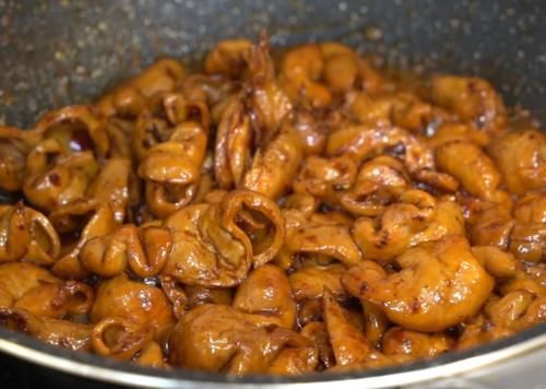猪大肠|每年年夜饭,必做这道“麻辣肥肠”,够劲够爽够火,下酒又下饭