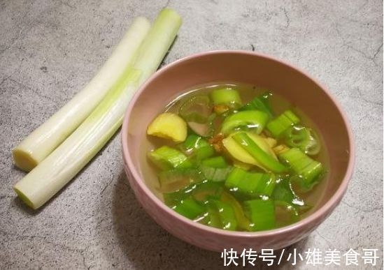 不管调什么肉馅，牢记“4放2不放”，肉馅鲜嫩多汁，越吃越解馋