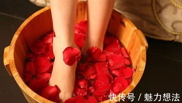 热水泡脚|每天用热水泡脚，到底是不是养生呢？医生终于说出实话