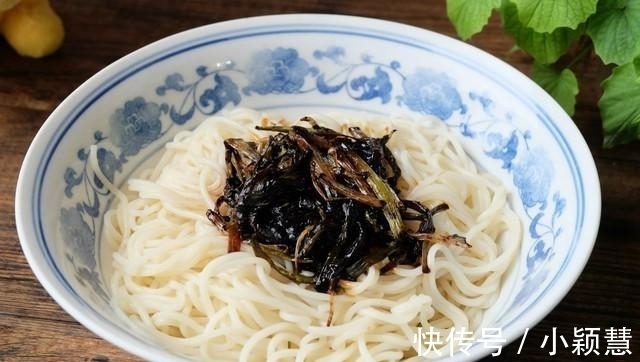 葱油|葱油面好吃不难做, 掌握住方法就能做出一碗色香味俱全的葱油拌面