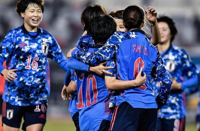 水庆霞|3-0!卫冕冠军威风不在,20分钟内三次捡漏,半决赛将遇中国队