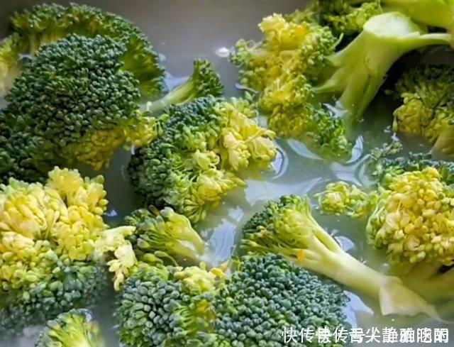 自从知道西兰花加鸡蛋可以这样做,孩子3天2头点名吃,每次都吃光