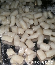 好吃|年糕好吃不用买,教你在家用糯米粉做,一口下去还爆浆,好吃不腻