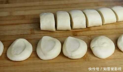  蓬松|面包还在买着吃吗在家用饼铛就能做，蓬松拉丝又香甜，特别简单