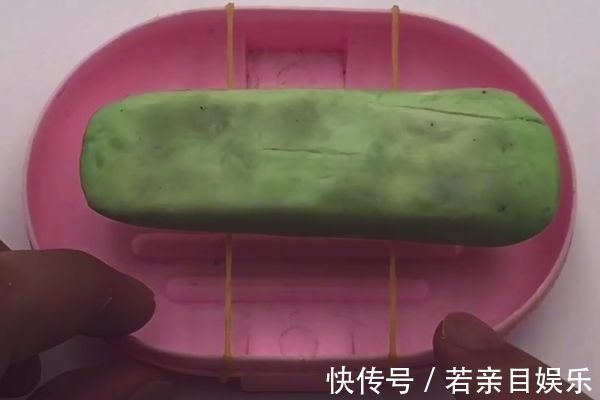 香皂|香皂盒上绑两根橡皮筋，作用真是太厉害了，解决了很多家庭的困扰