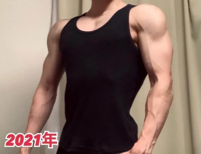 涅槃重生|当《JOJO》中的动漫身材走进现实,网友:这才是真正的二次元身材