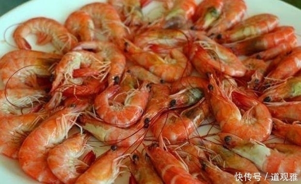 小技巧|水煮虾时,直接加清水煮就“错了”,难怪虾肉腥味道不好