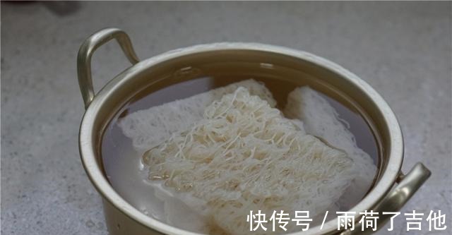 炒米粉|懒人版鸡蛋炒米粉，做法和煮泡面差不多，味道比泡面好！