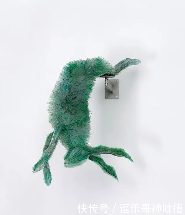 玻璃瓶|破碎的玻璃渣,在艺术家的手中,变成精美绝伦的动物雕塑