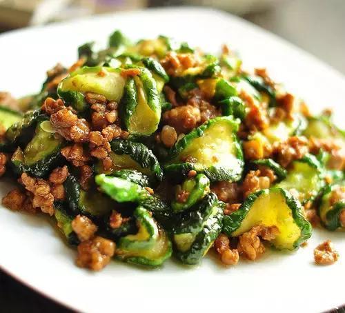 百吃不腻的几道家常小炒,妈妈最爱做给我吃了,心里暖暖的