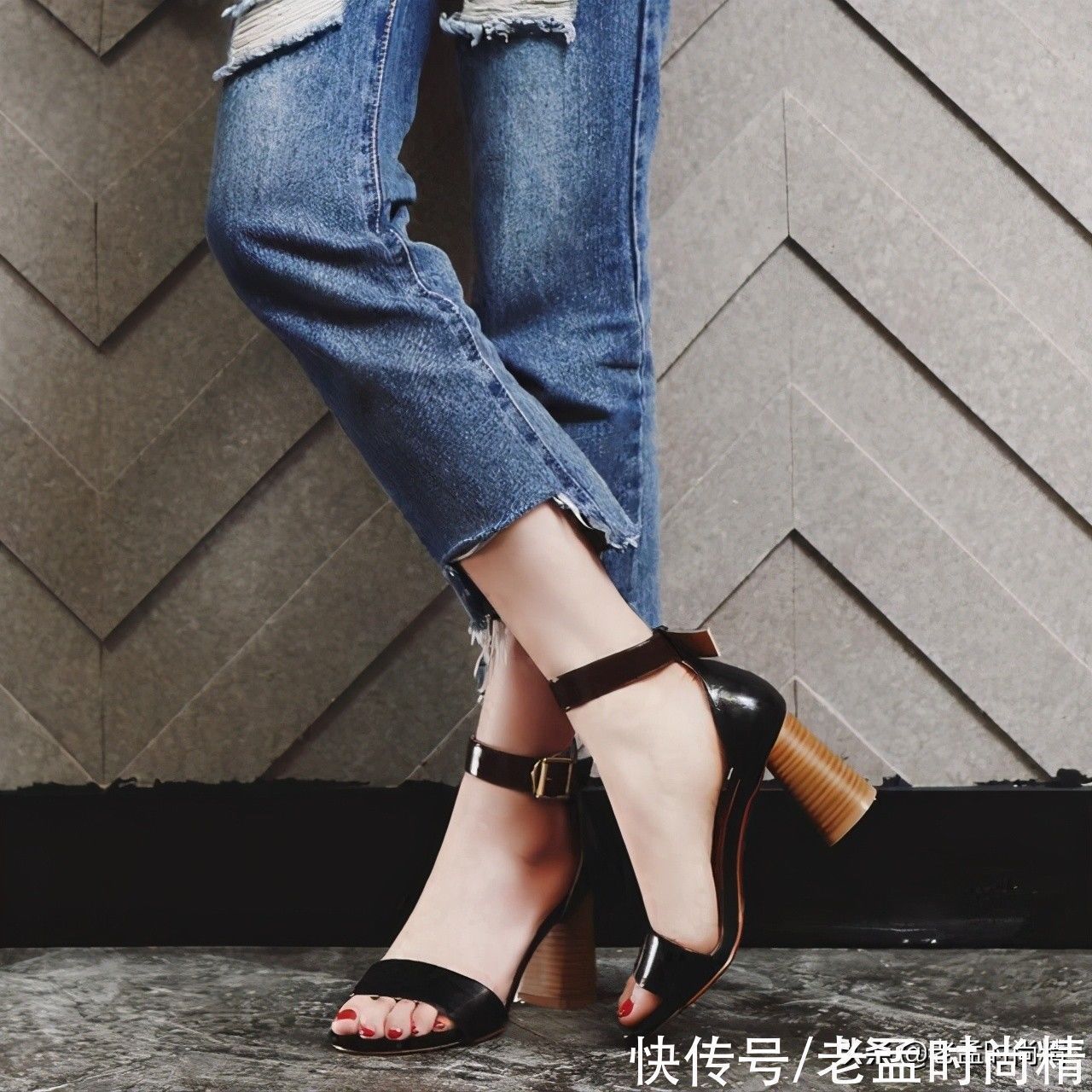 凉鞋 今夏正流行的鱼嘴高跟凉鞋,修饰脚型又不LOW,满满气质女人味