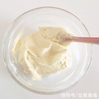 吉利丁|做法简单免烤箱｜双色抹茶可可慕斯蛋糕