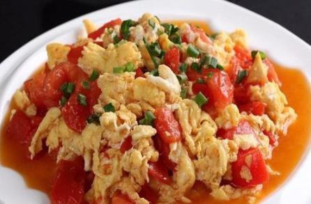 西红柿炒鸡蛋,先炒蛋还是先炒西红柿大厨告诉你正确炒法