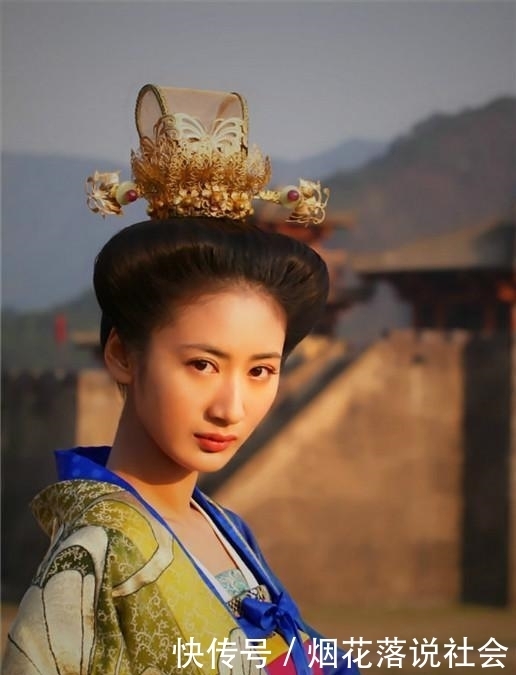 病故|才女班昭入宫成为太后的老师, 她认为妇女不应改嫁, 被后世推崇