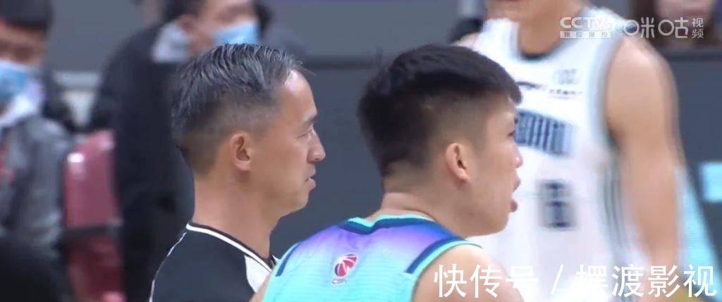张彪|威尔斯高效砍分张骋宇哑火,张彪得分上双,青岛男篮51-41宁波