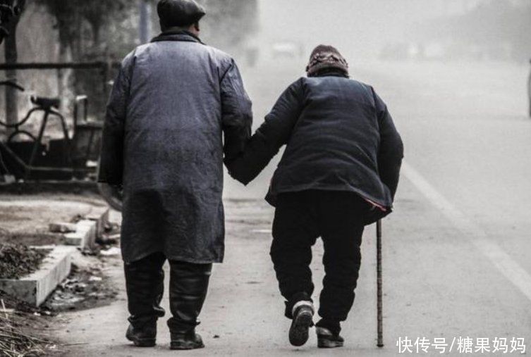 父母|“孩子出息了留不住”，老人的无奈与不舍，是多少父母的现状？
