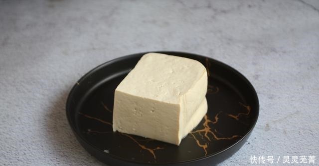 1块豆腐,1块鸡胸肉,就能轻松做成的鸡肉豆腐堡。营养味道好