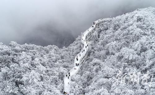 银装素裹，天门山美得像童话世界（组图）