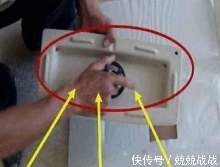 异味|很多人装马桶忘了装这个东西,卫生间越用越臭,后悔入住才察觉