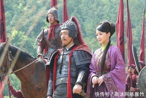 放弃|项羽逃至乌江,船夫说了一席话,令他放弃求生念头,随即拔剑自刎