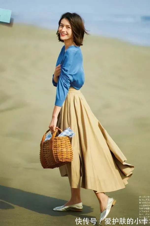 搭配|奶奶衫+碎花裙,奶奶衫+百褶裤=今秋时髦搭配,可气质可温柔