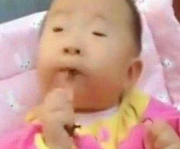 眼睛|宝妈嫌弃“小眼睛”宝宝丑,婆婆安慰会变大,孩子百天后尴尬了