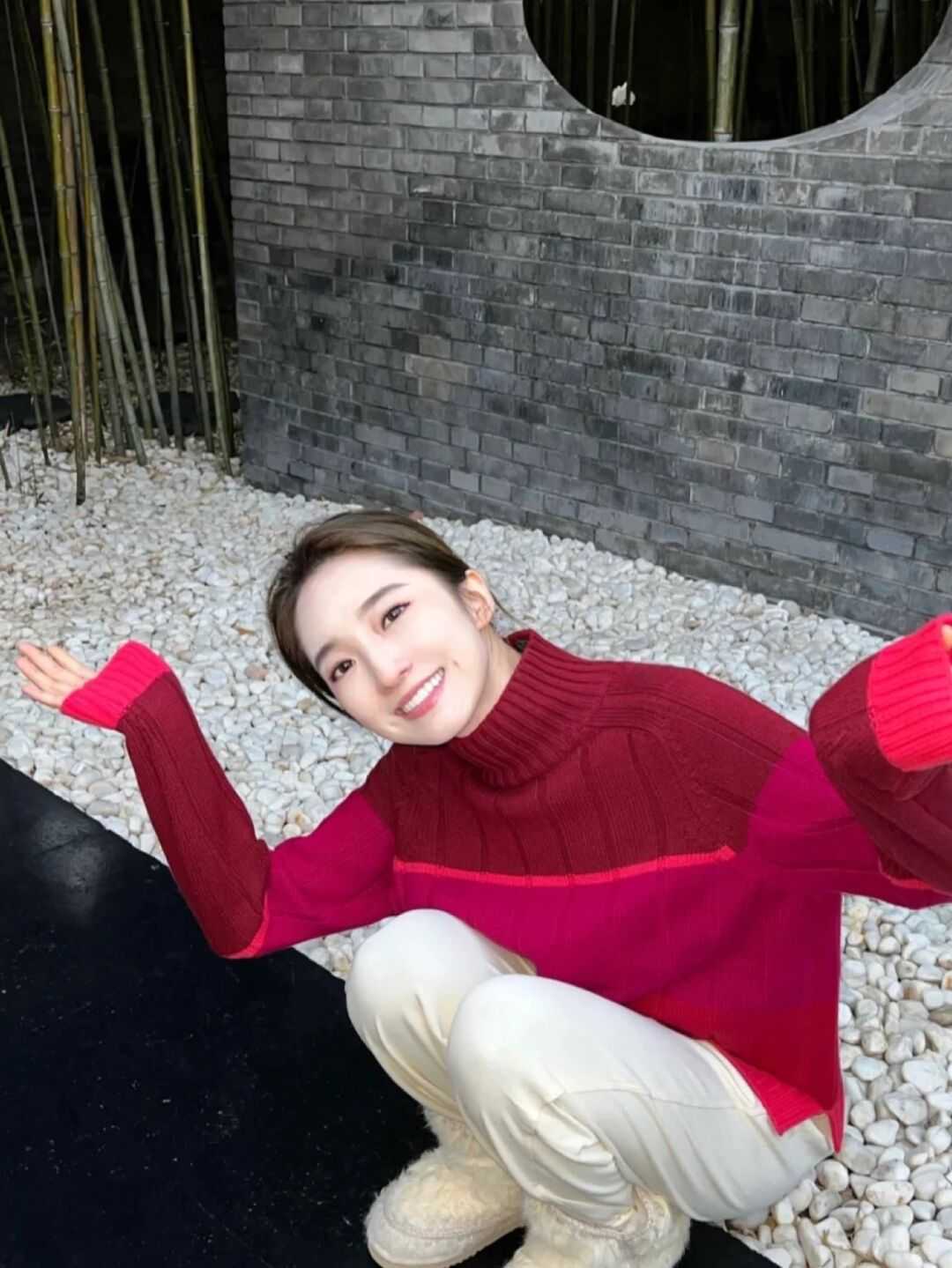 自然色|天冷了,为什么建议“毛衣搭配半身裙”,时髦精们的示范给你答案