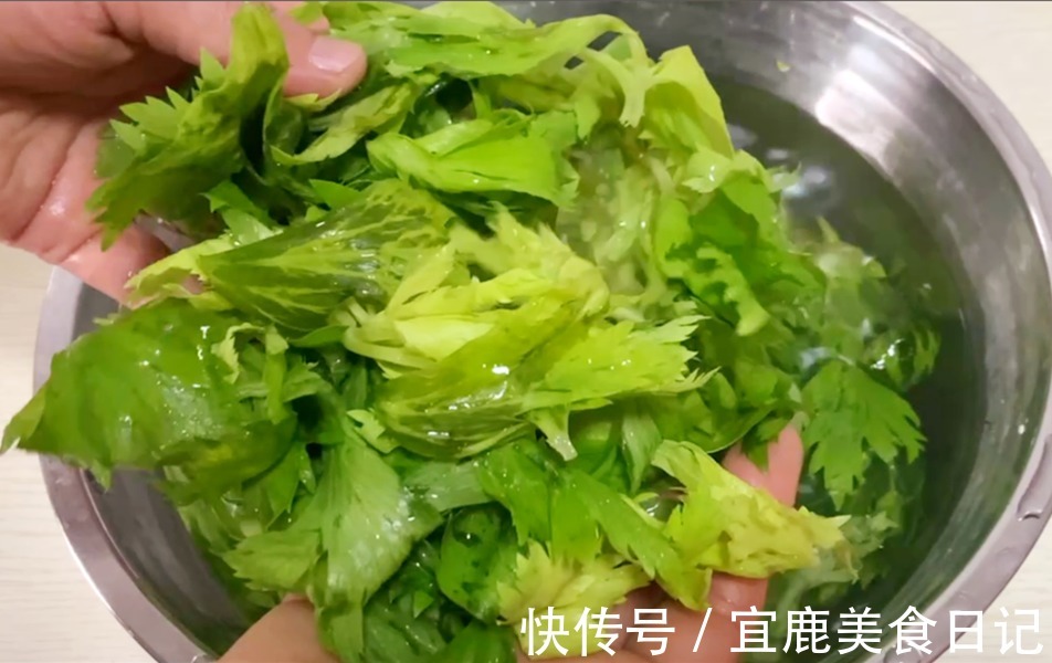 调味品|秋天，这叶子炒鸡蛋比韭菜还要香，平时都扔掉不要，不懂吃太可惜