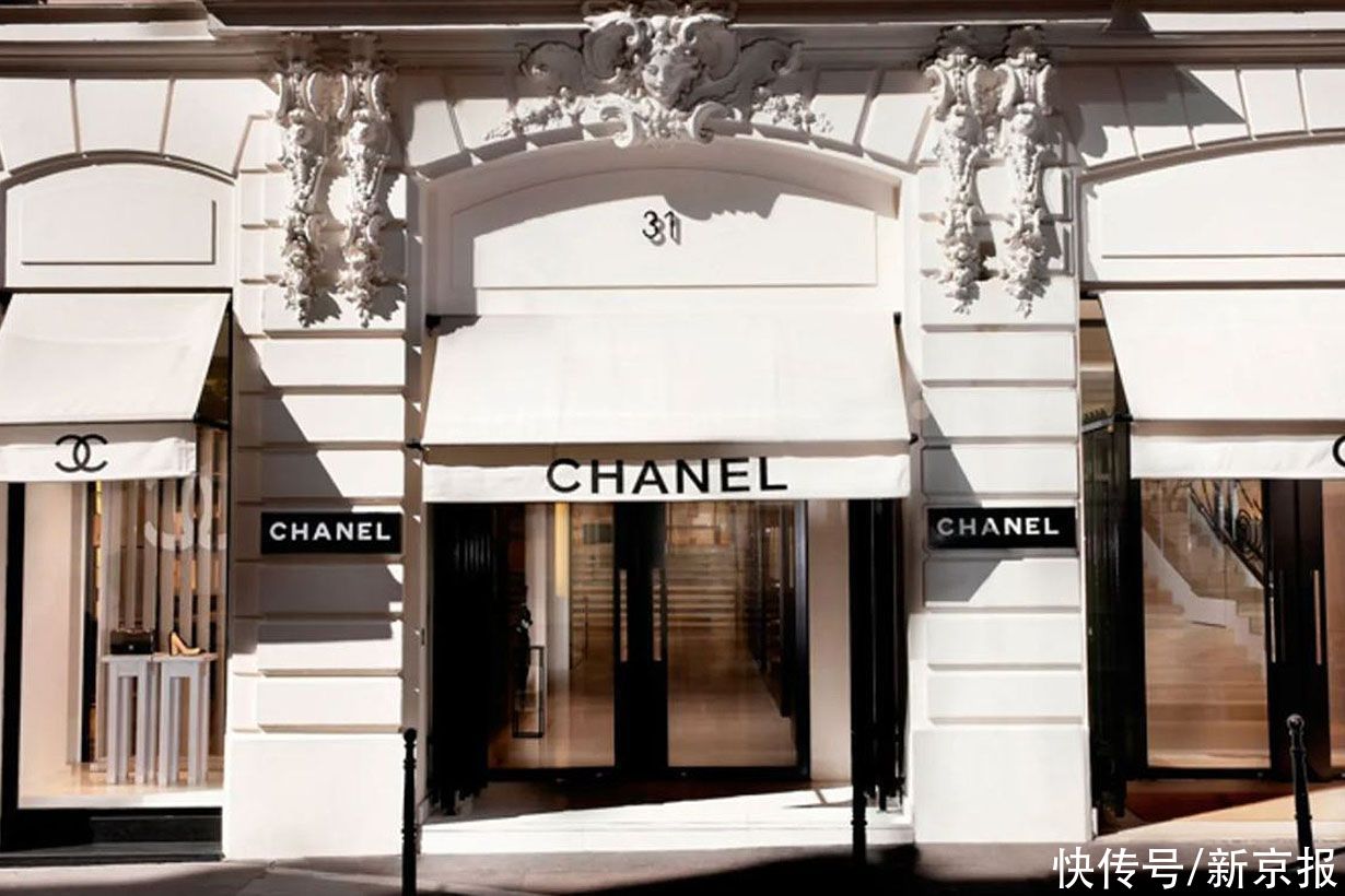 艺术|摩登日记｜当艺术邂逅彩妆，把“康朋街31号”刻在蜜粉饼上