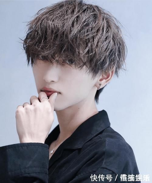 卷发 不管年纪多大的男人,这5种发型要少留,尤其第1种,邋遢还油腻