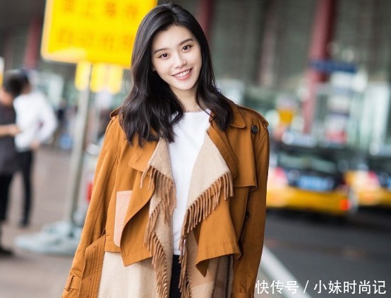 半高领打底衫怎么搭配? 选择这些方法会有很好的表现