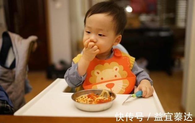 调味料|刚过1岁的孩子能不能吃大人饭?6项建议家长要知晓,吃对不伤身