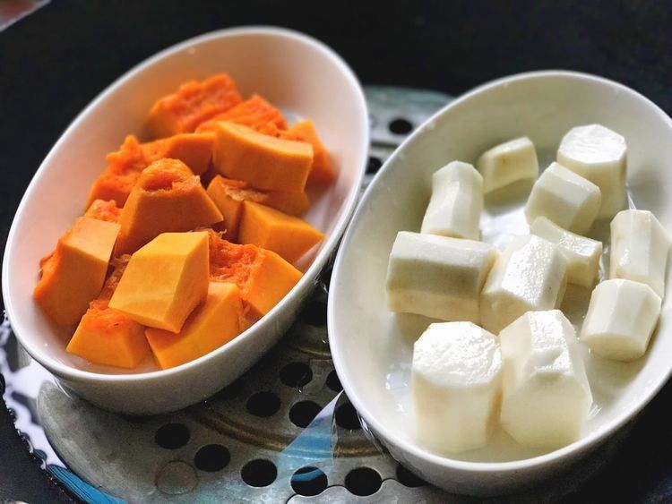 家里来客人就用这道菜来招待，外酥里嫩入口脆爽，做法也很简单