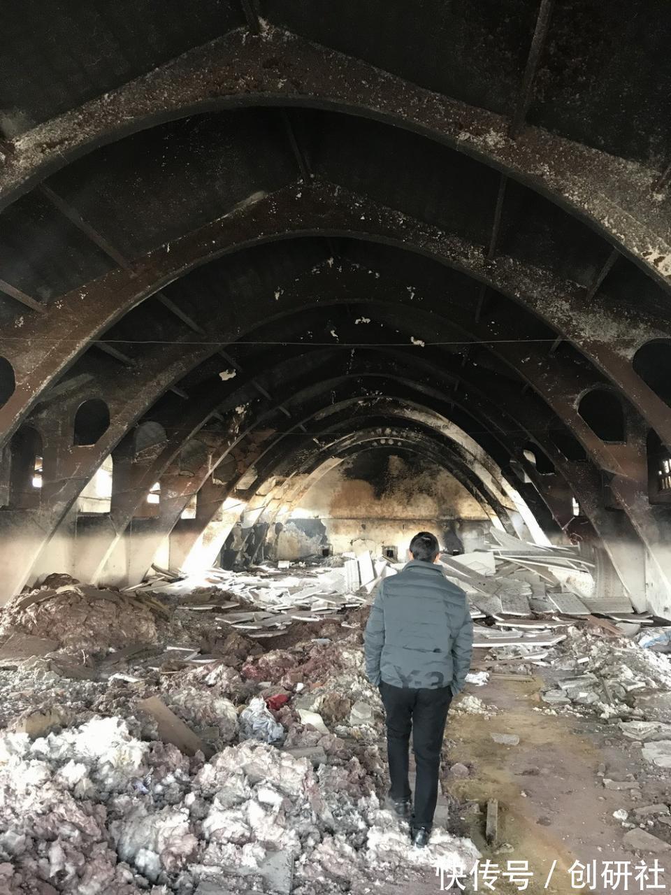 彩平|陶仓艺术中心/裸筑更新