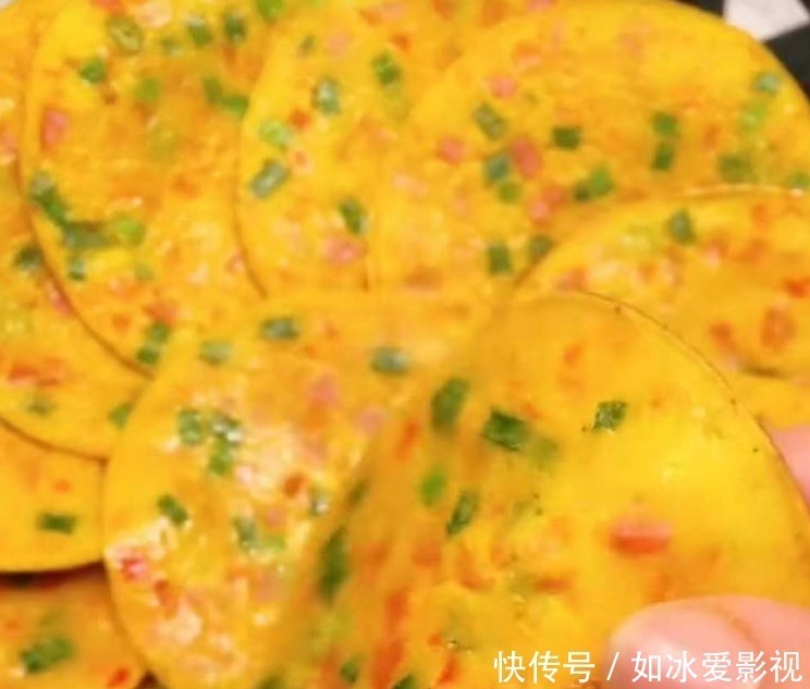 一碗面粉,3个鸡蛋,不揉面,不发面,做孩子爱的早餐饼,特美味
