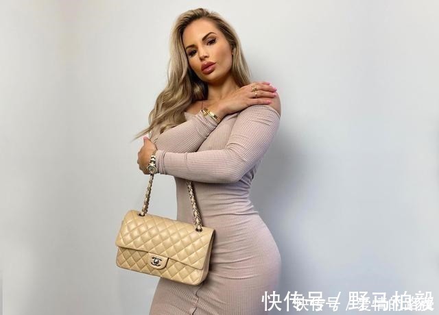 艾米·麗|新西蘭比基尼模特，從小健身，雕刻出性感腹肌和健美體格無可挑剔