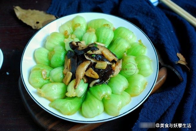 这菜，含铁量是猪肝的2倍，是核桃的3倍，看完后我默默收藏了！