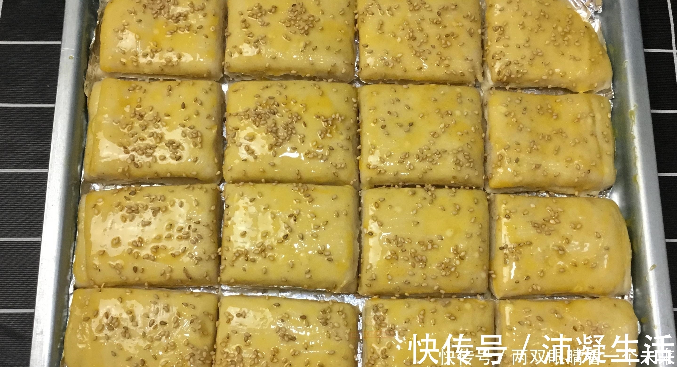 想吃千层烤饼一定收藏,教你简单做法,酥脆又起层,全家人都爱吃